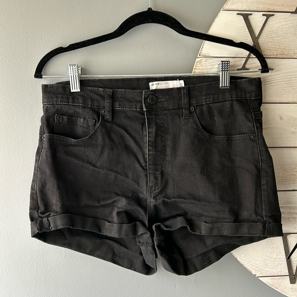 [11] Garage High Rise Black Shorts - Picture 1 of 4